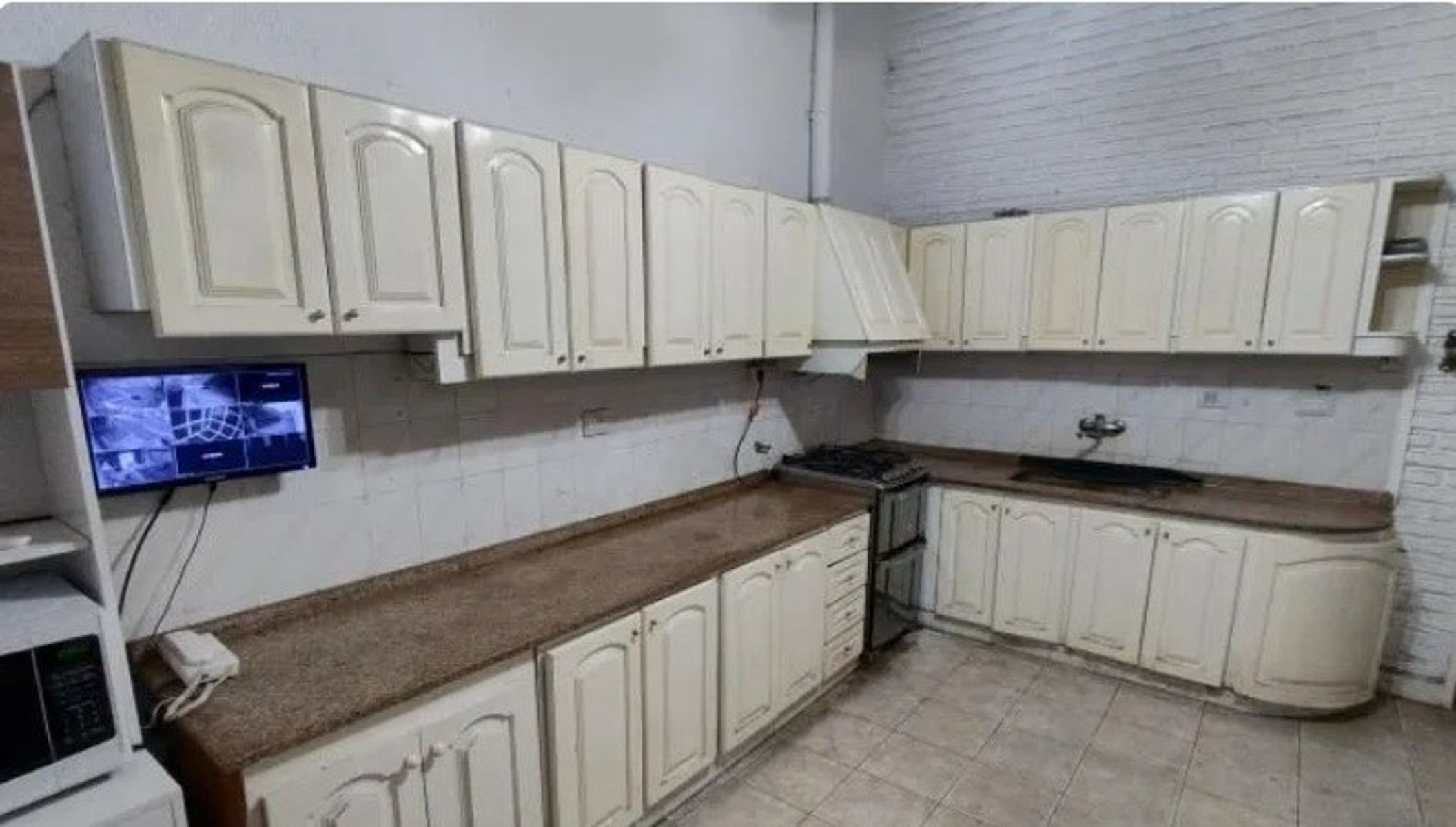 Sucre 849 · Morón — foto 4