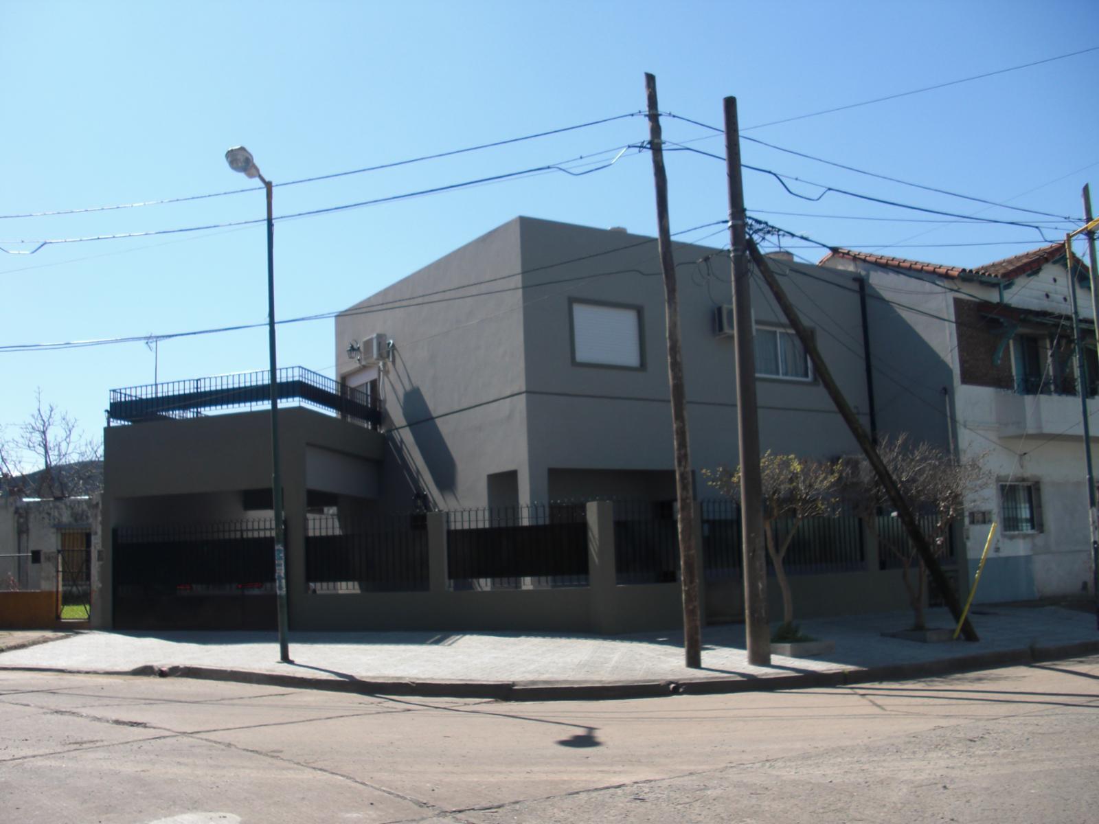 EXCELENTE DEPARTAMENTO PLANTA BAJA CON DETALLES DE JERARQUIA  3 AMBIENTES  A ESTRENAR