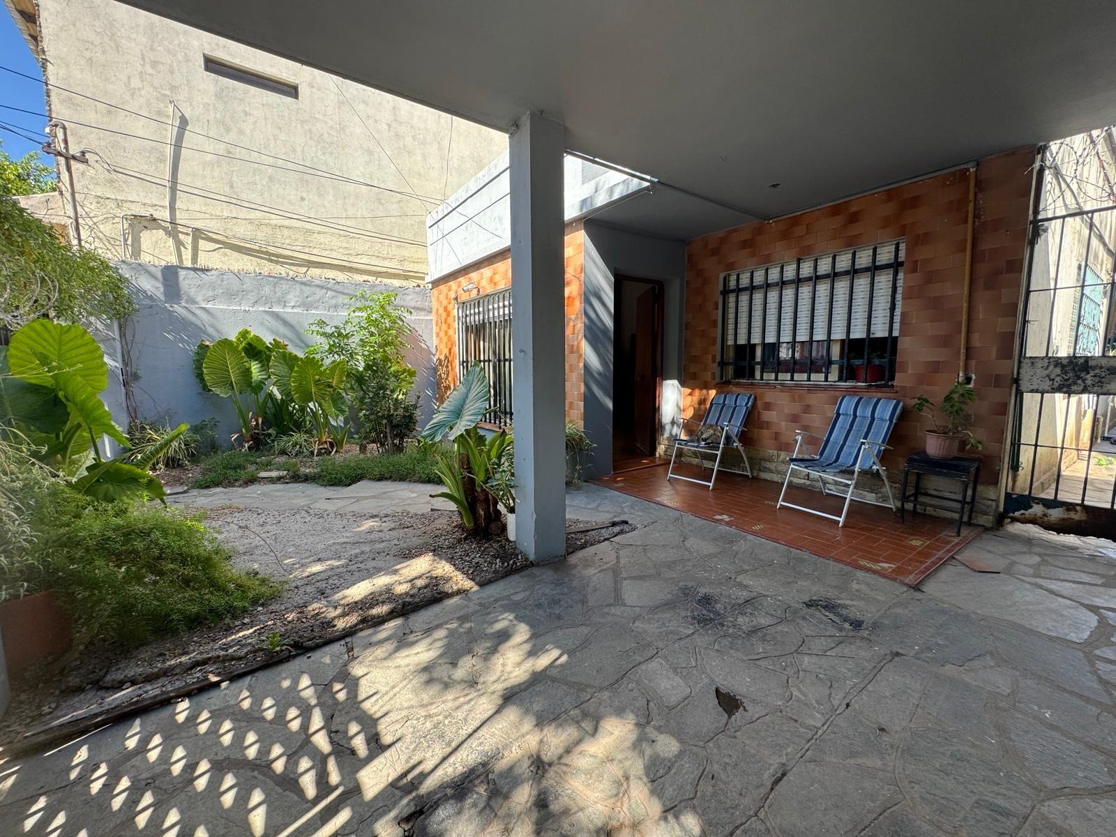 BRASIL 974 · Morón — foto 3