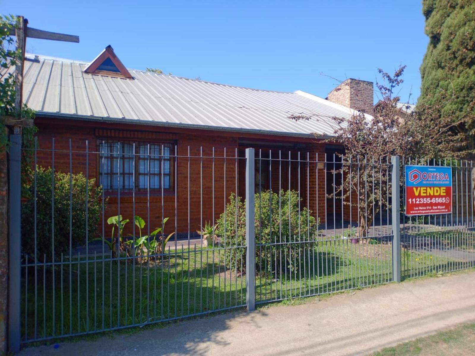 VENTA hermosa casa con 3 dormitorios