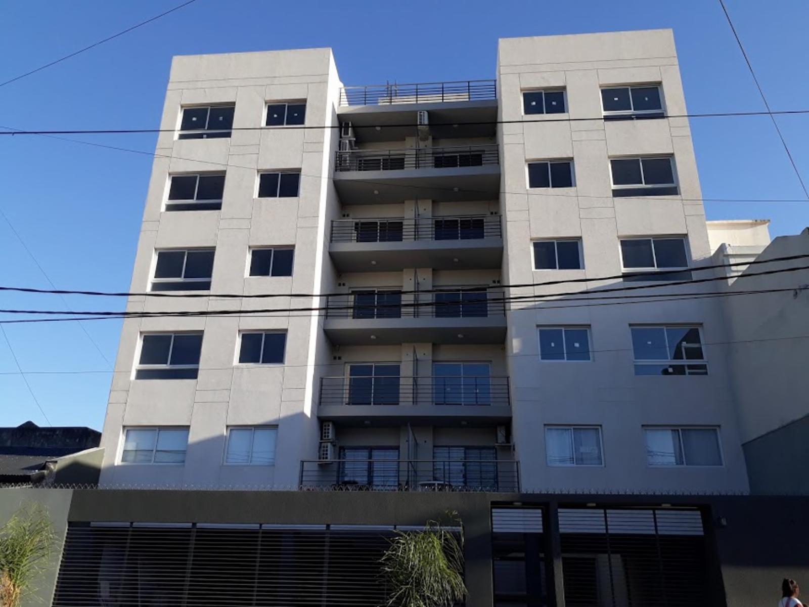 DEPARTAMENTO A ESTRENAR DE 3 AMBIENTES A DOS CUADRAS DE LA ESTACIÓN CON COCHERA
