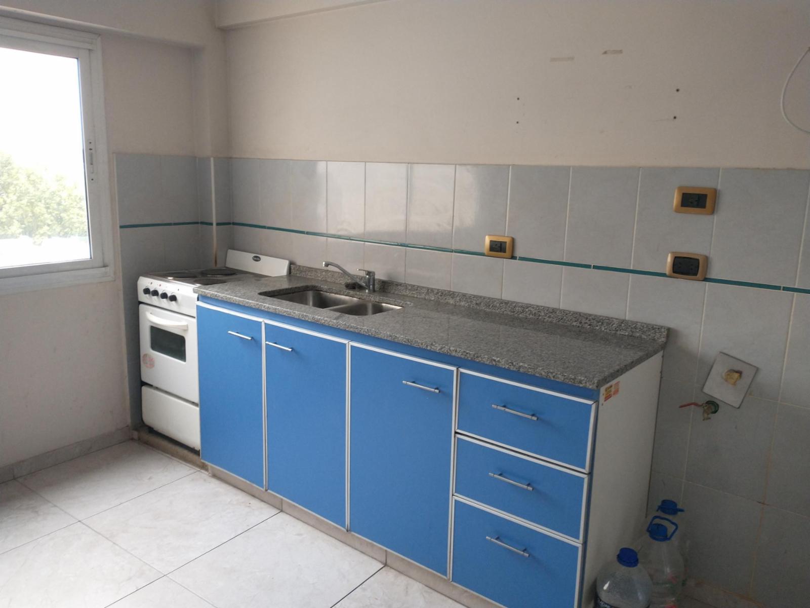 Departamento de 2 ambientes muy cómodo y luminoso, al frente y con balcón
