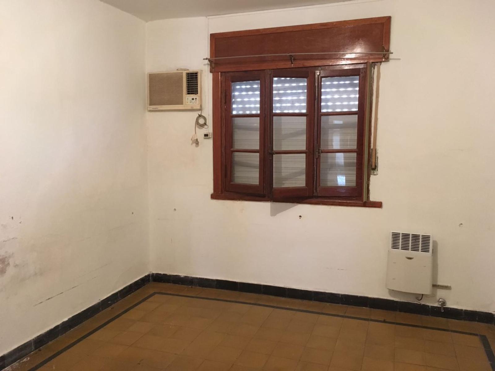 VENDO Casa - con RENTA en Suipacha esquina Tibiletti · Uruguay — foto 5
