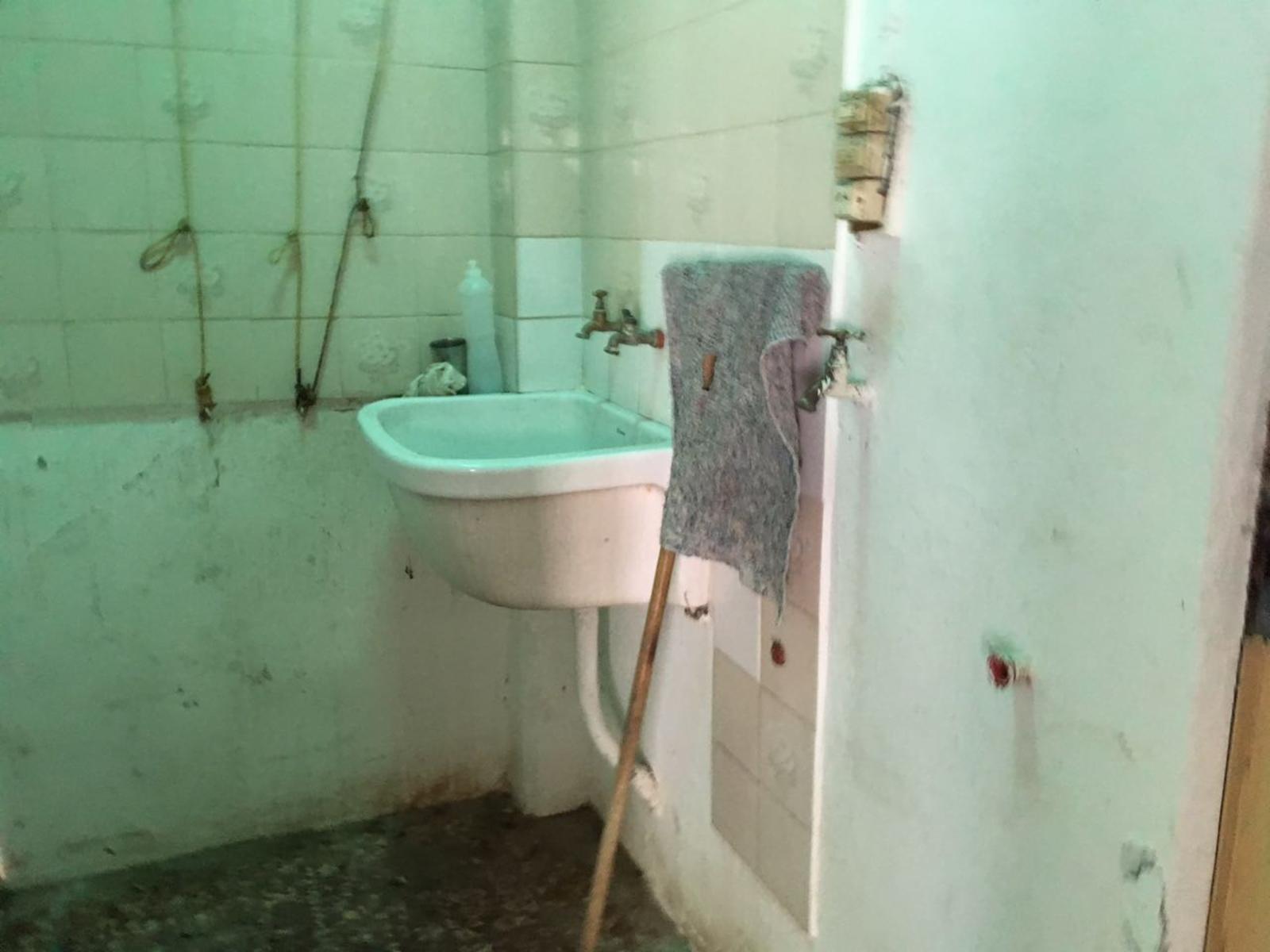 VENDO Casa - con RENTA en Suipacha esquina Tibiletti · Uruguay — foto 8