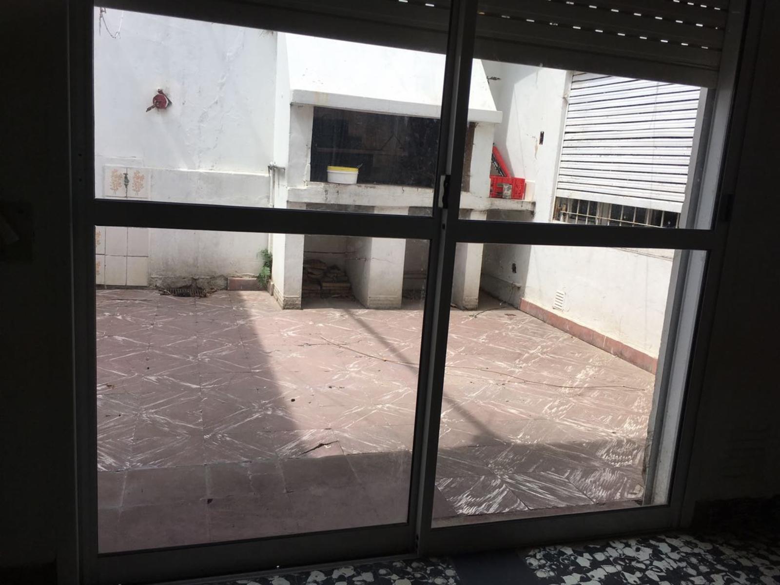 VENDO Casa - con RENTA en Suipacha esquina Tibiletti · Uruguay — foto 9