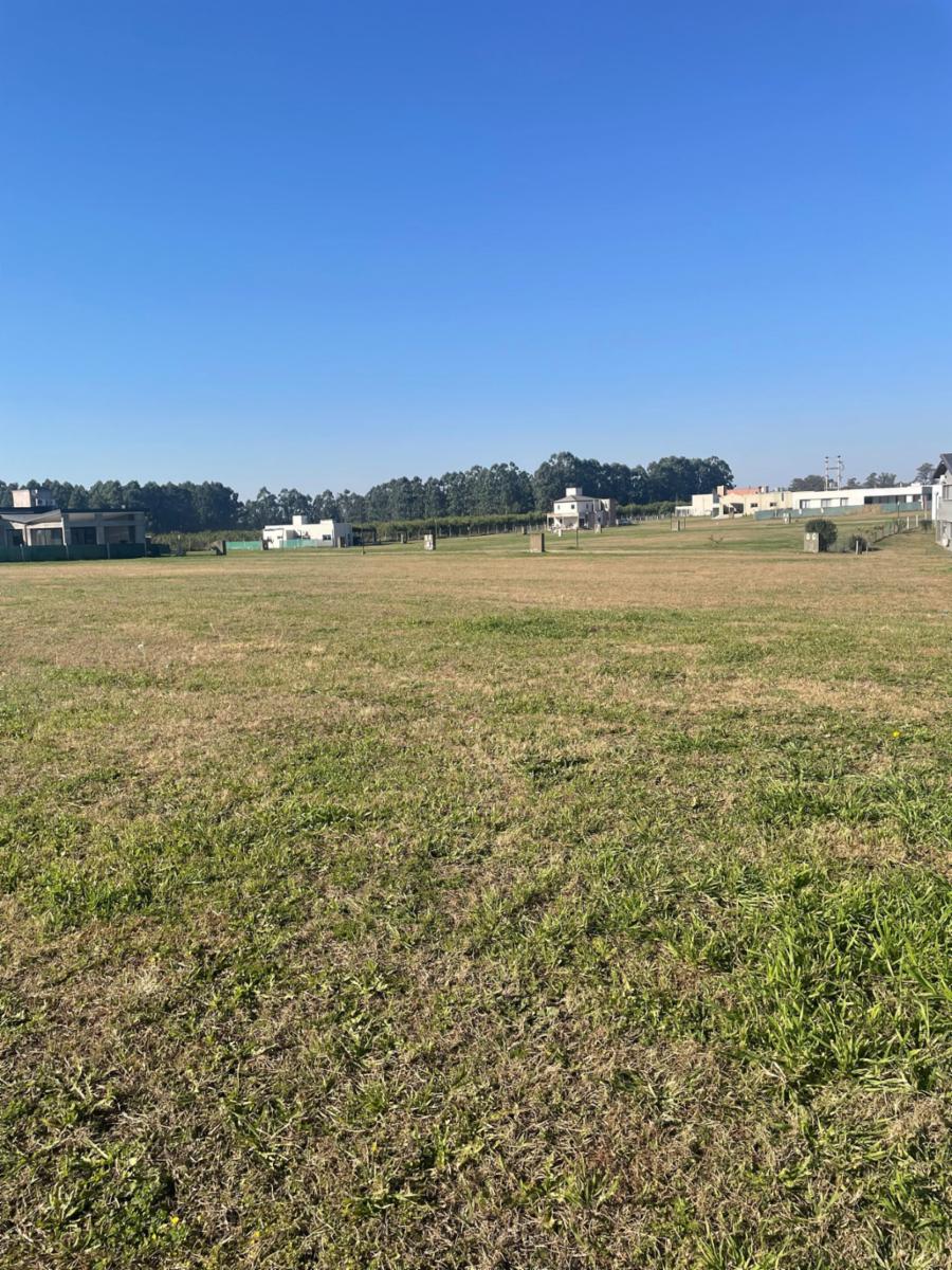 EN VENTA LOTE DE 655 m2 EN COUNTRY PORTAL DEL SOL, LOS NOGALES