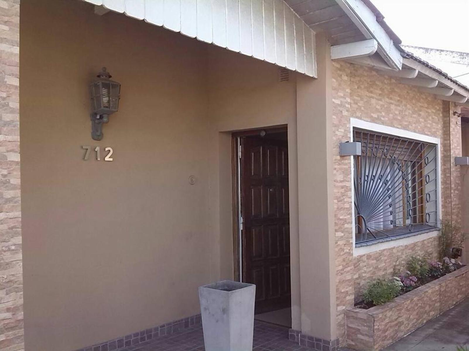 CHALET DE  3 AMBIENTES Y PH 2 AMBIENTES VILLA LUZURIAGA