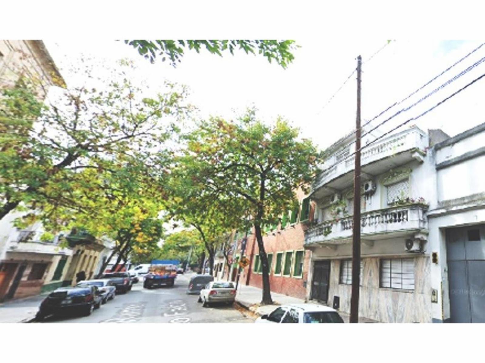 RAMON L. FALCON 4100 · Floresta — foto 5