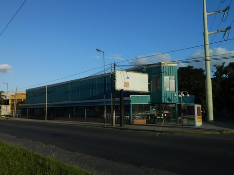 Propiedad industrial de 12.000m2 en 2 manzanas, salida a 4 calles