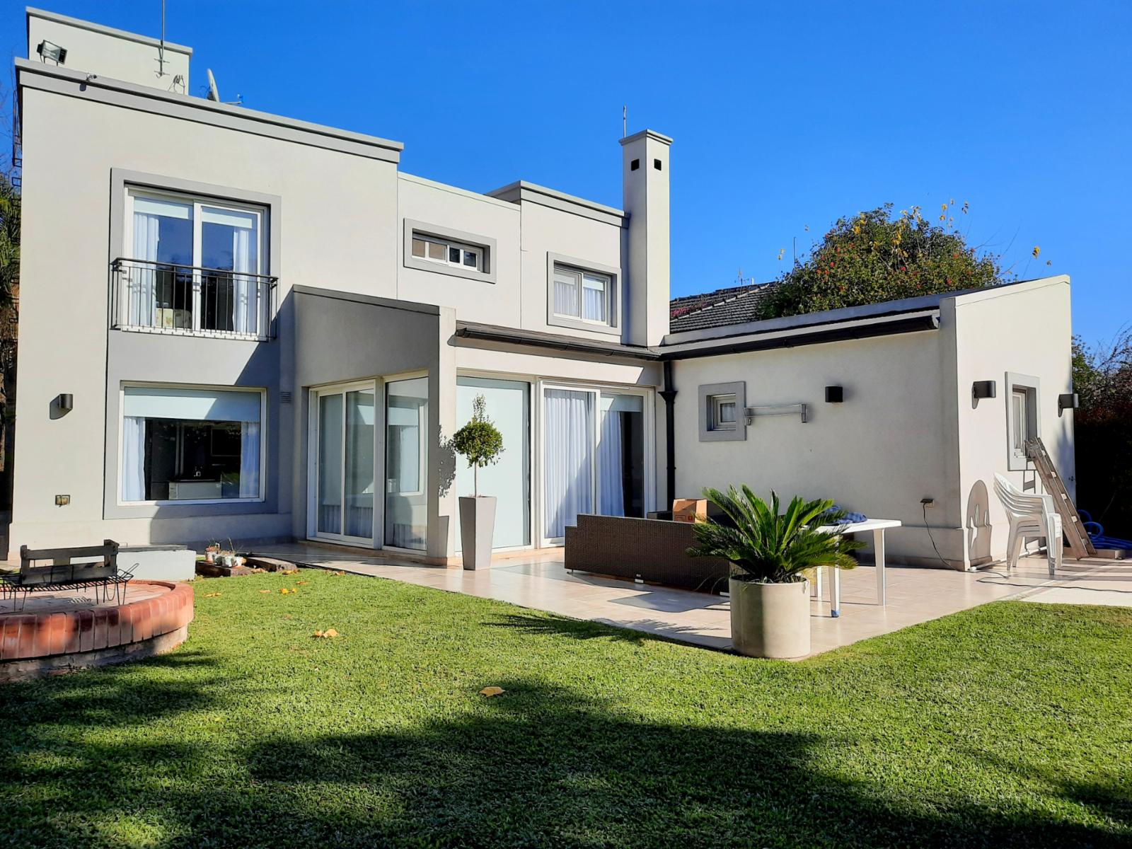 OPORTUNIDAD CASA EN VENTA TIPO MINIMALISTA EN COUNTRY BANCO PROVINCIA