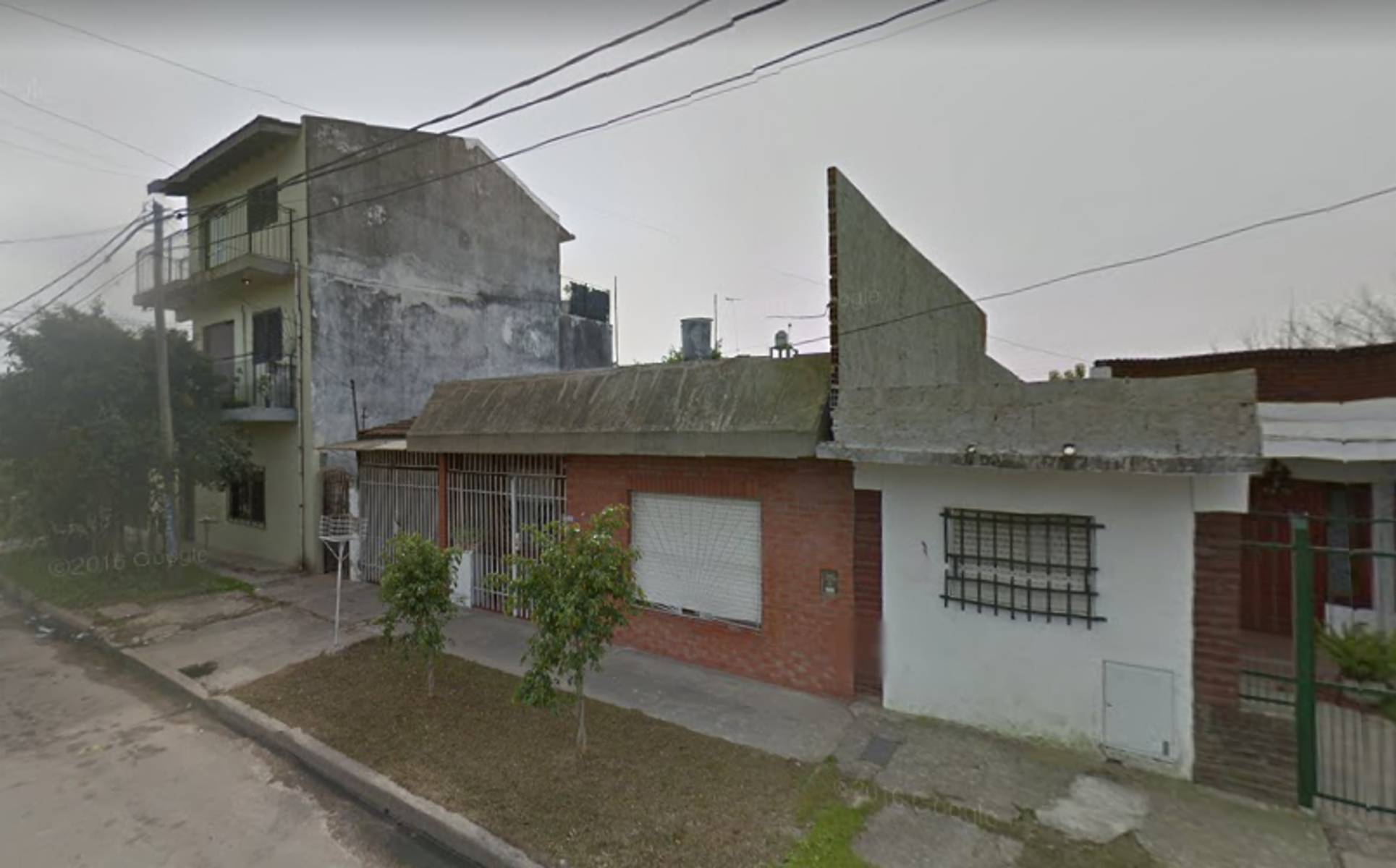 L.Hermosa. Los Alelies. Ph  fte 3 ambientes, 2 dormitorios, cocina, comedor, baño, entrada para auto y fondo libre