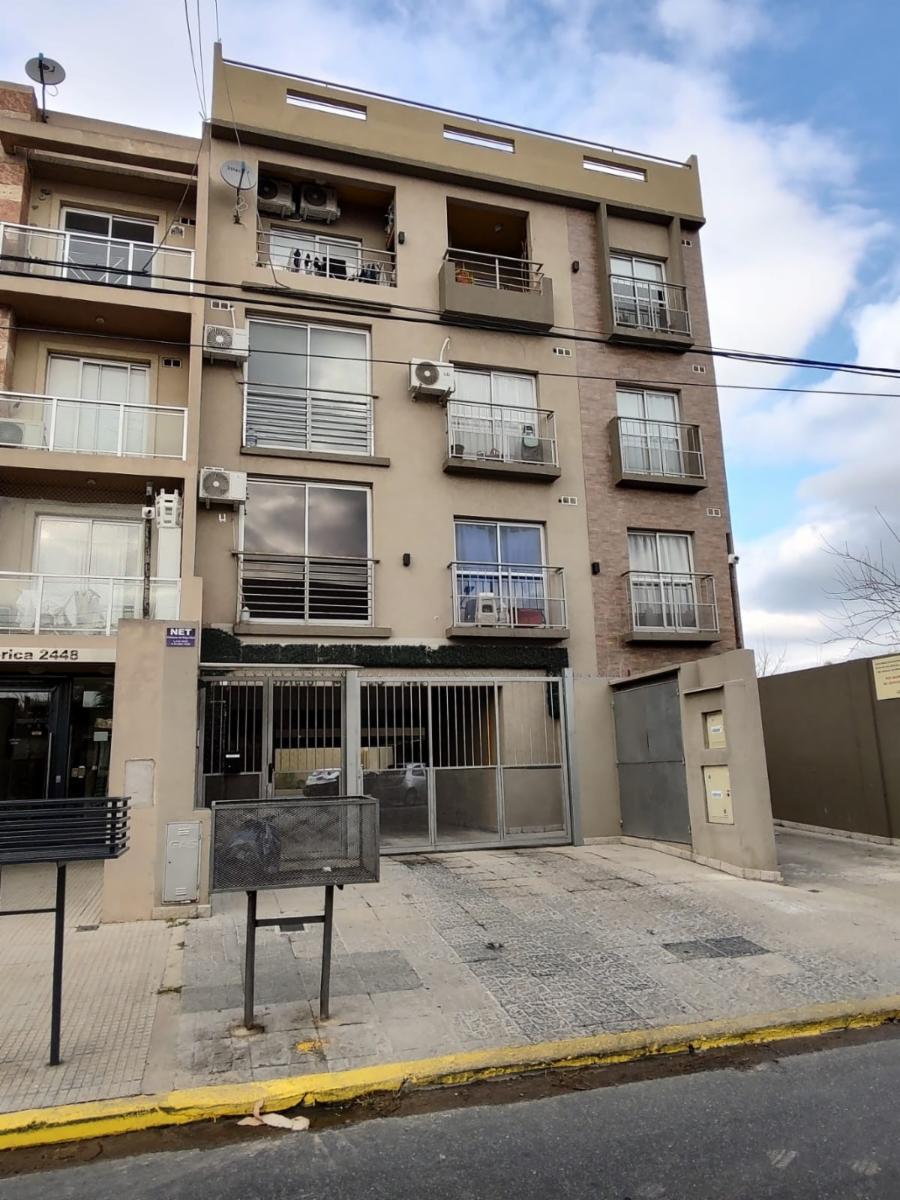Departamento en el emprendimiento America 2400
