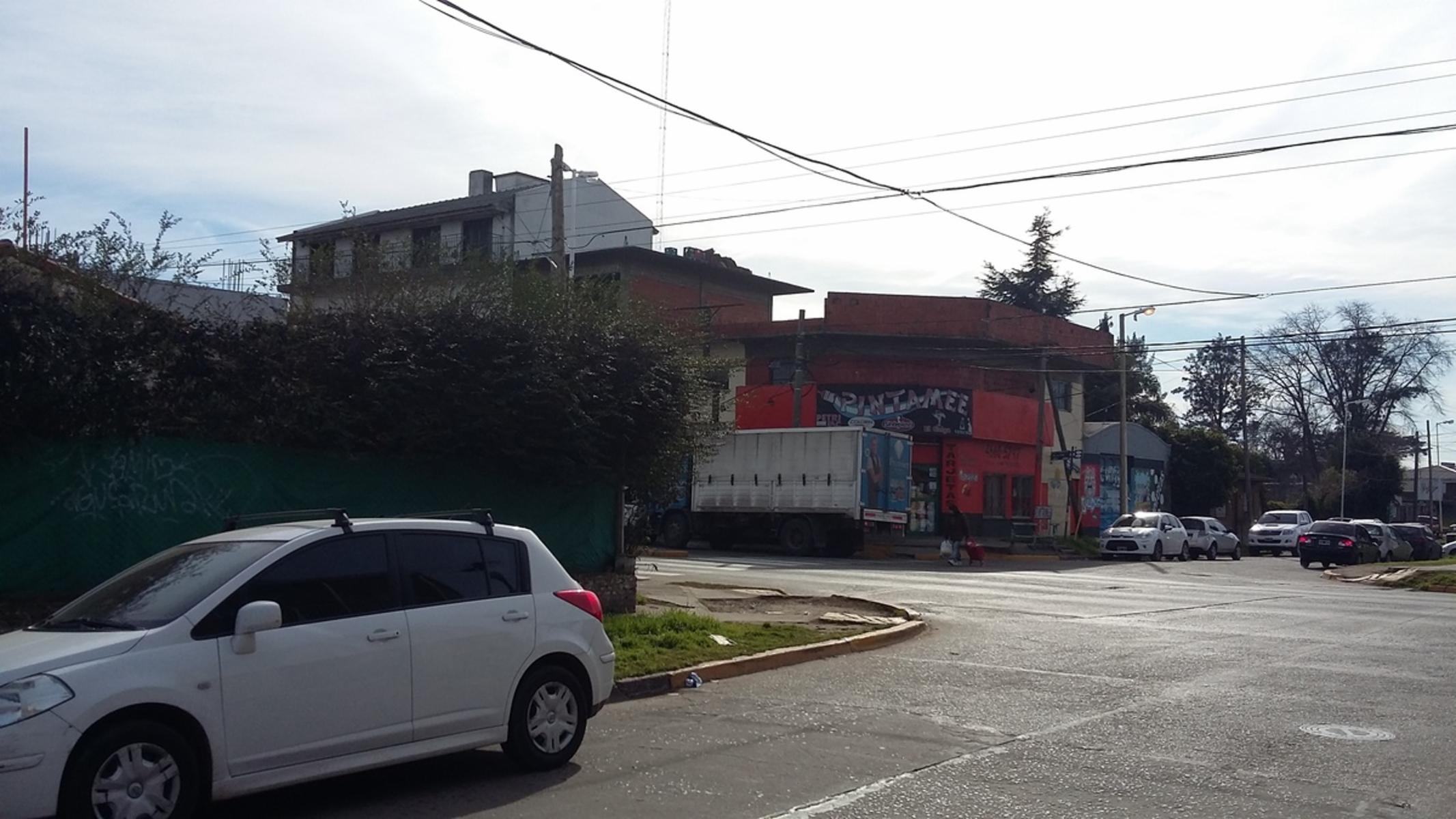 AV. PTE PERON · Malvinas Argentinas — foto 5