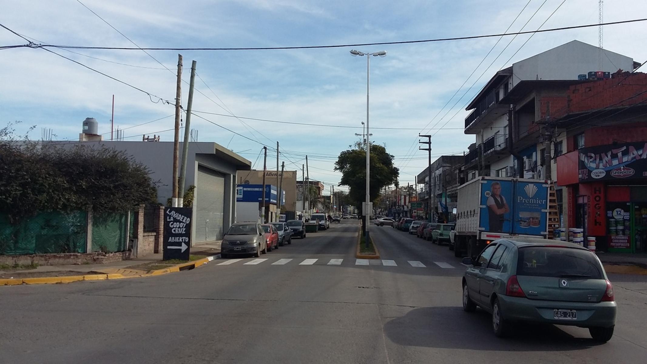 AV. PTE PERON · Malvinas Argentinas — foto 7