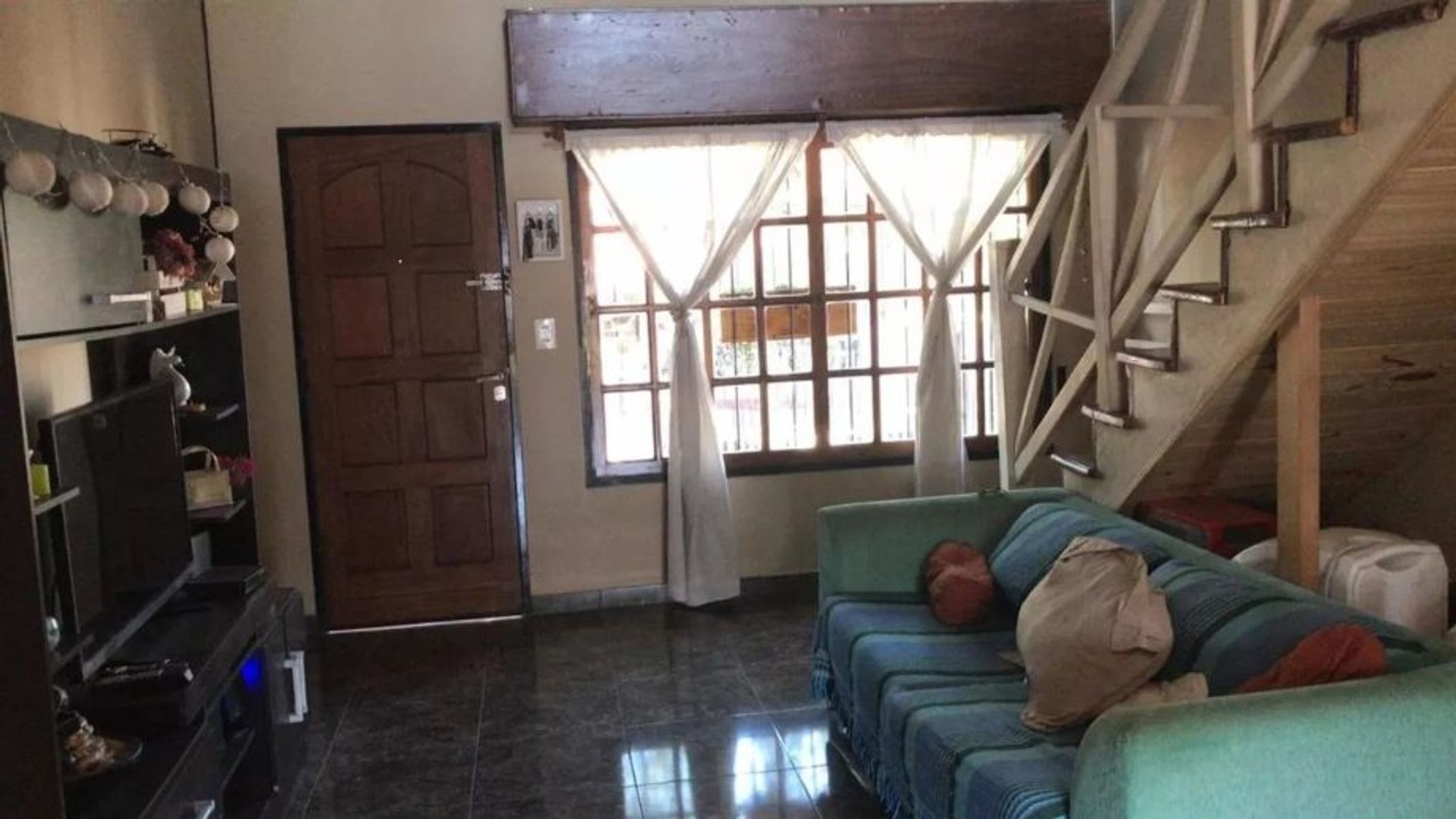 CASA DE 5 AMBIENTES EN VENTA - VILLA UDAONDO