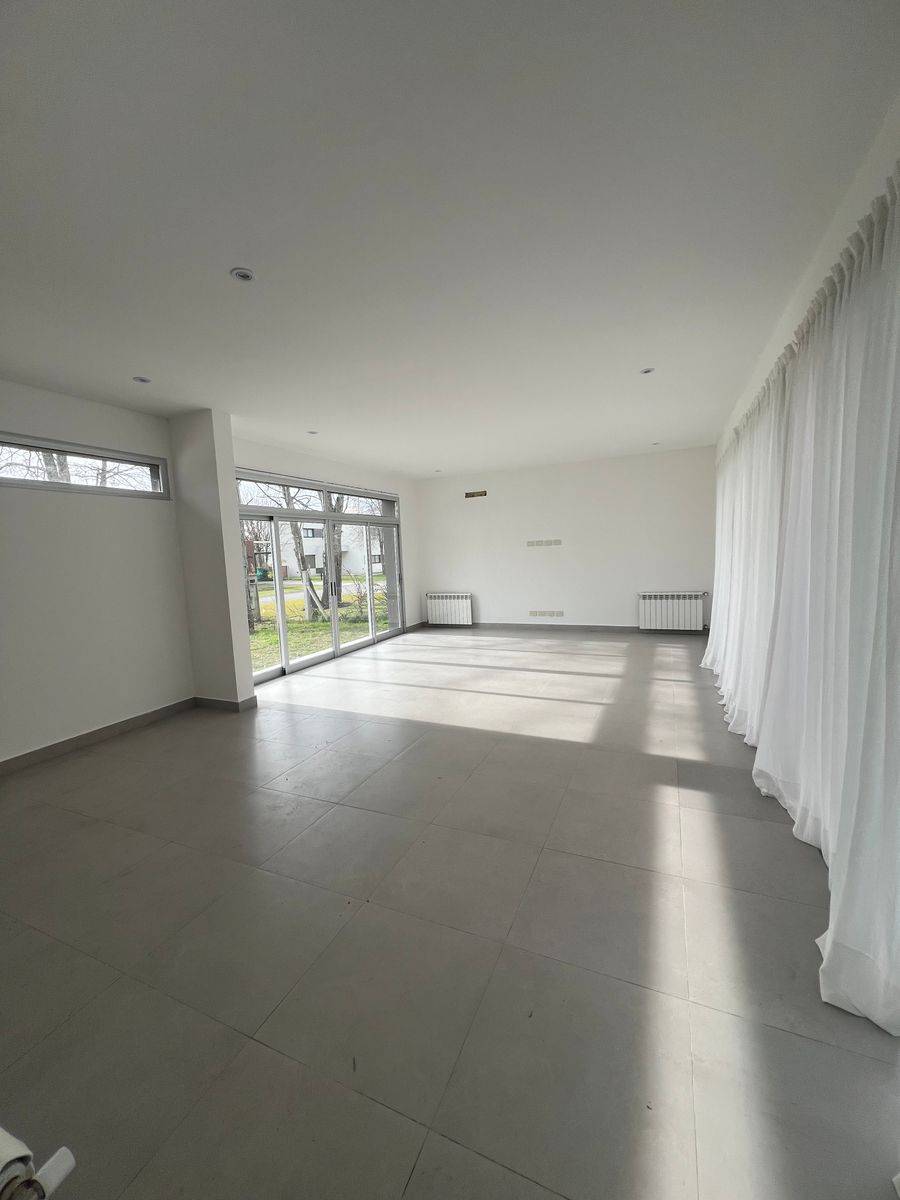 137 7405 · Berazategui — foto 4