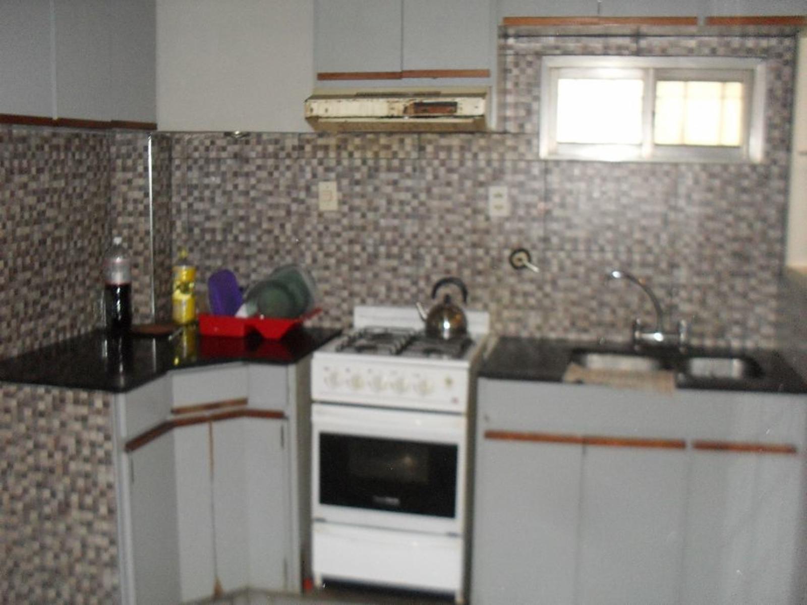 DEHEZA 1300 · Lanús — foto 3