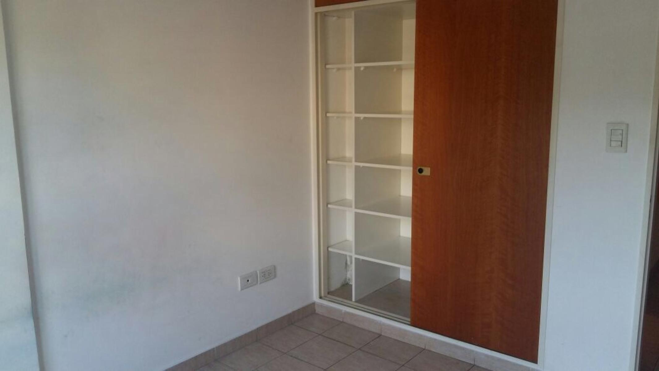 RINCÓN 556 · Lomas De Zamora — foto 8