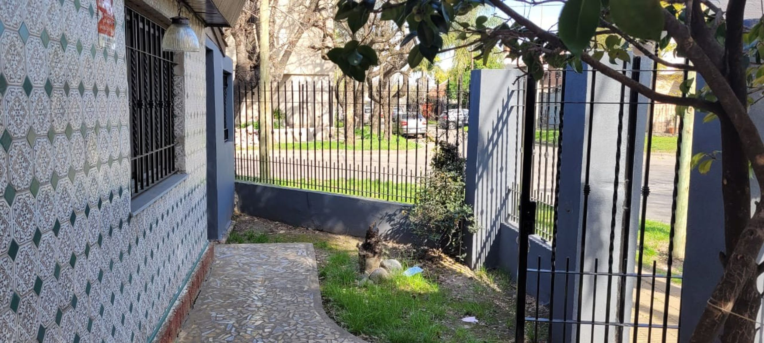 Sourignes 2594 · Morón — foto 4