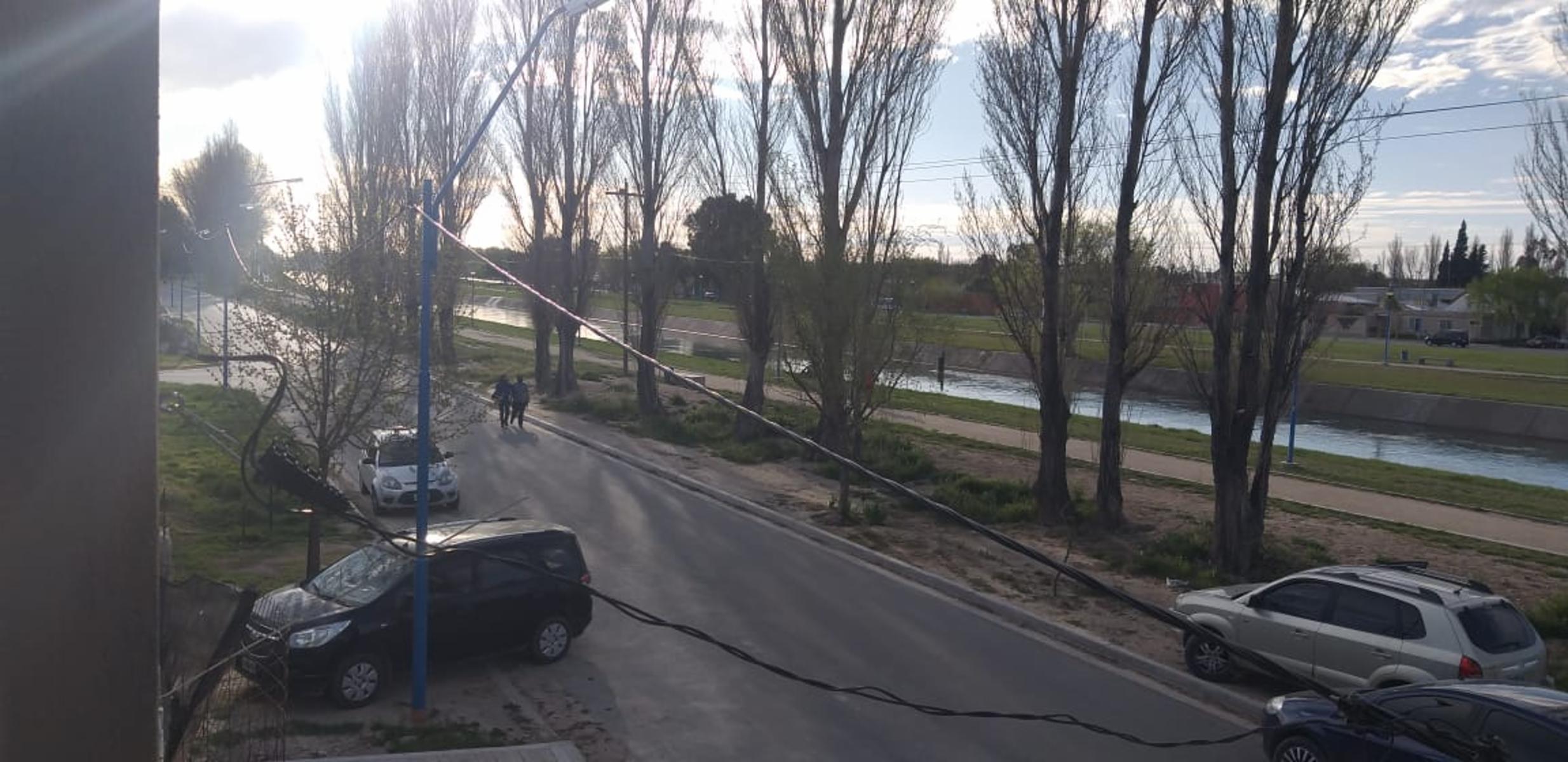 Chubut y Jujuy, fente al canal · General Roca — foto 9