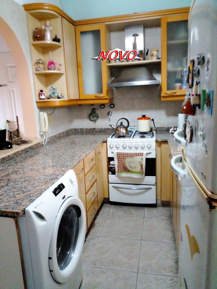 Balvin 1400 · Lanús — foto 5
