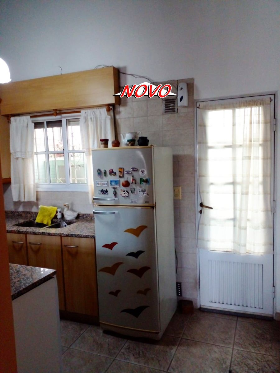 Balvin 1400 · Lanús — foto 6
