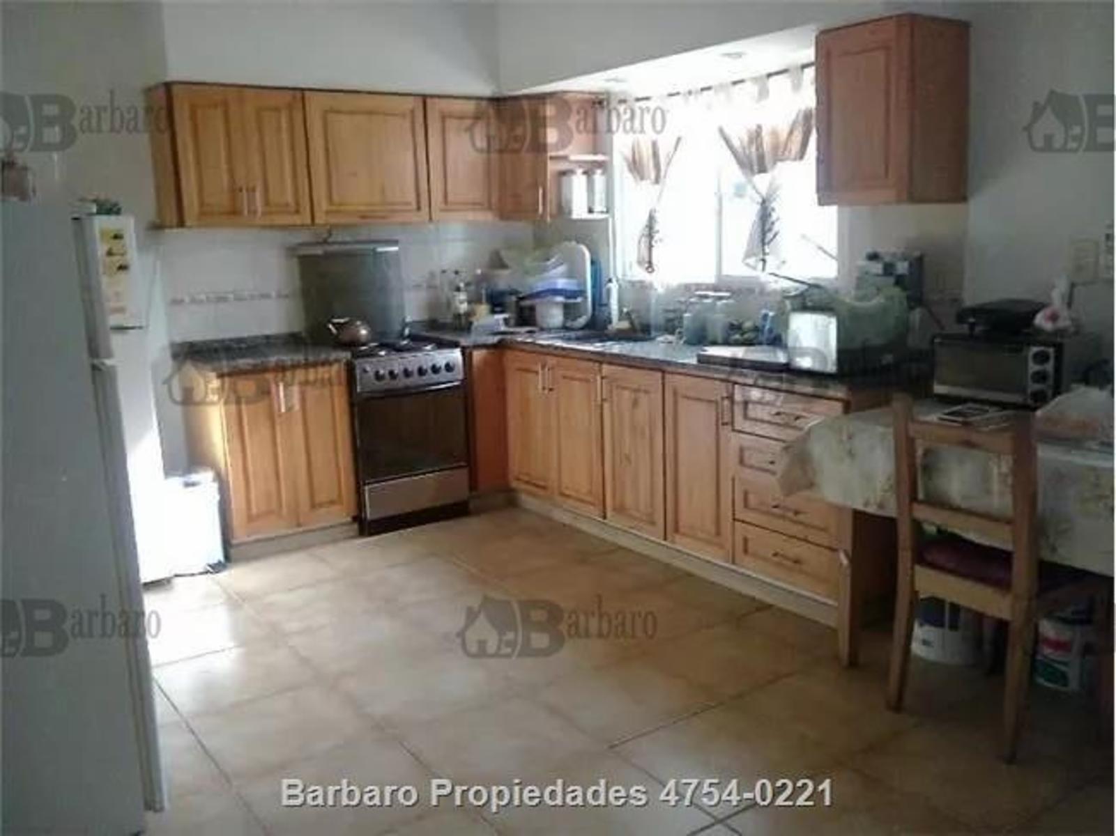 Barbaro Vende Tipo casa  en San Martin