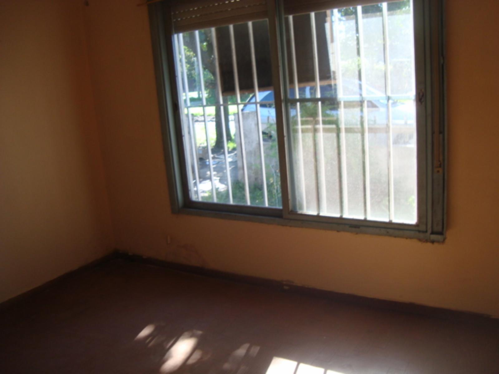 GUATAMBU 1200 · Almirante Brown — foto 4