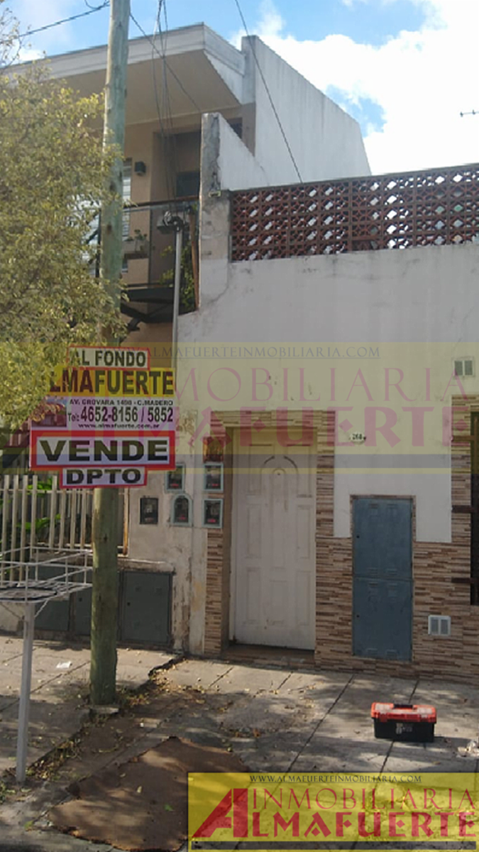 Vivienda al fondo PH de 3 ambientes amplios, con patio y terraza.