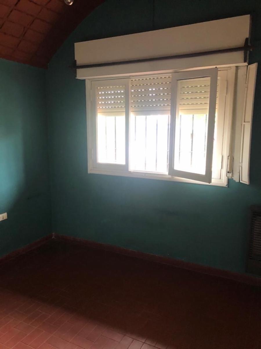 Casa 2 dormitorios, cochera, amplio terreno, Calle 19 entre 2 y 106 · Mercedes — foto 6