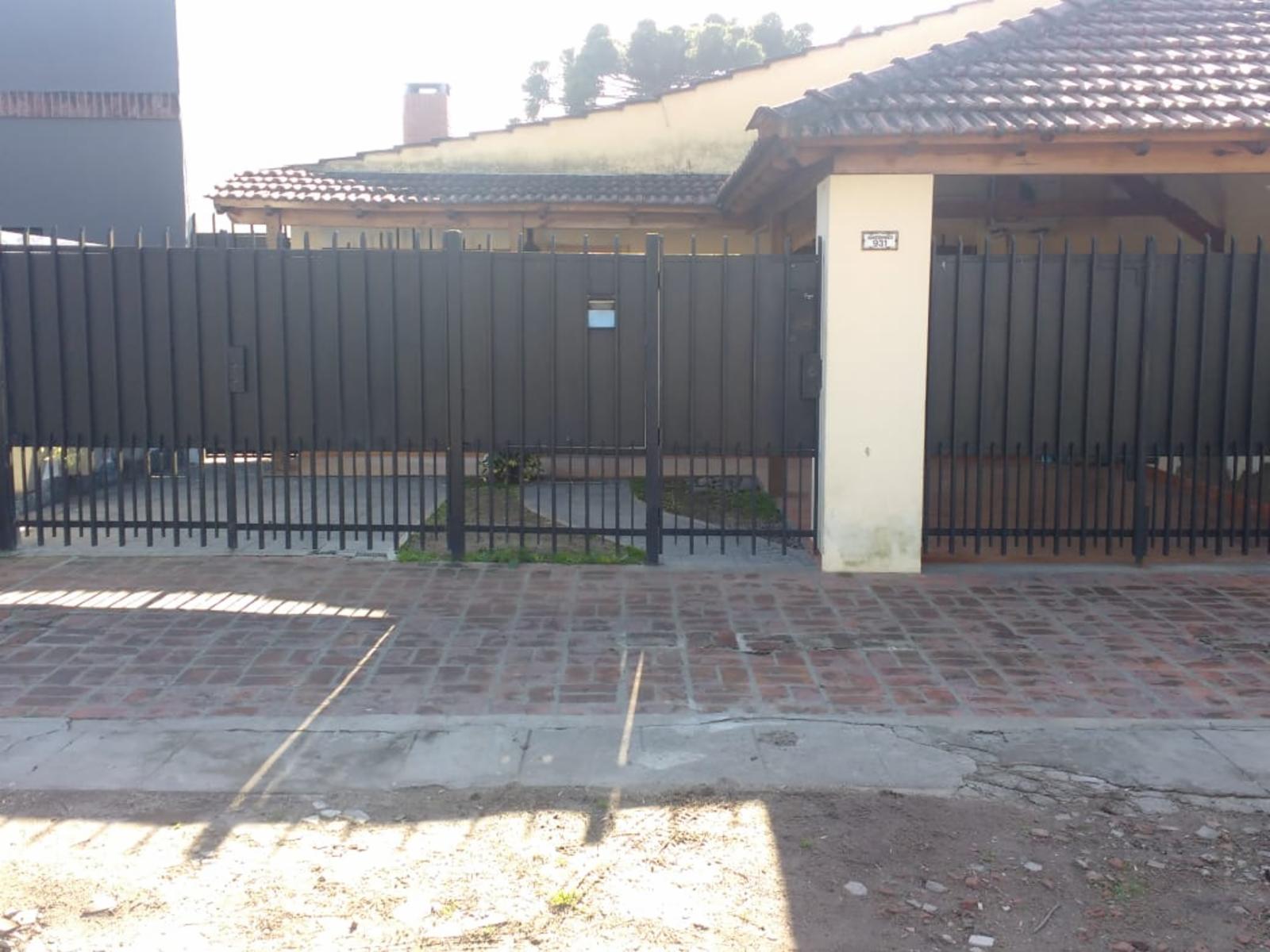 ¡EXCELENTE CHALET EN BELLA VISTA CENTRO CON PISCINA (APTO CRÉDITO)