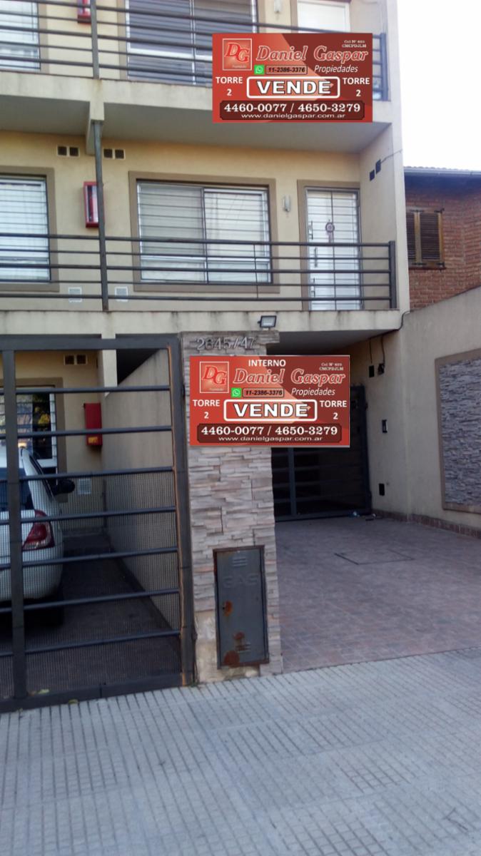 VENTA DE PRECIOSO DPTO. 3 AMB. CON PATIO Y ESPACIO VERDE