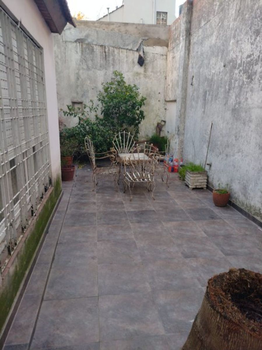 R O Uruguay 558 · Morón — foto 4