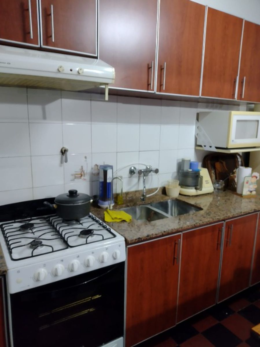 R O Uruguay 558 · Morón — foto 5