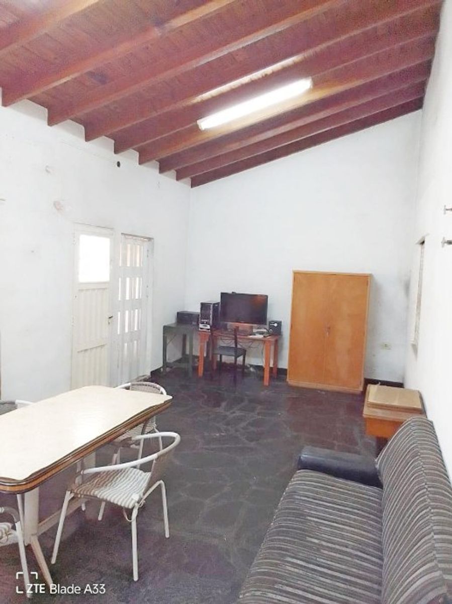 Carlos Calvo 2246 · Morón — foto 9