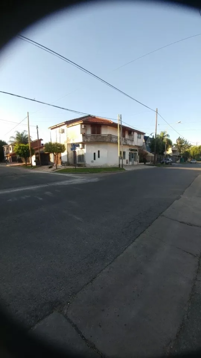 Venta casa de 7 ambientes en dos plantas