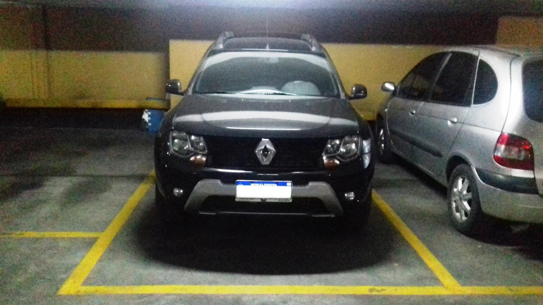 COCHERA AMPLIA CUBIERTA PARA AUTO O CAMIONETA Caballito