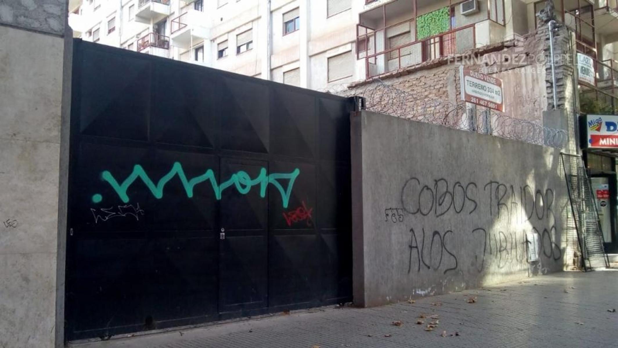 FERNANDEZ POEPPEL Vende Terreno Urbano Centrico 334 m2 Capital