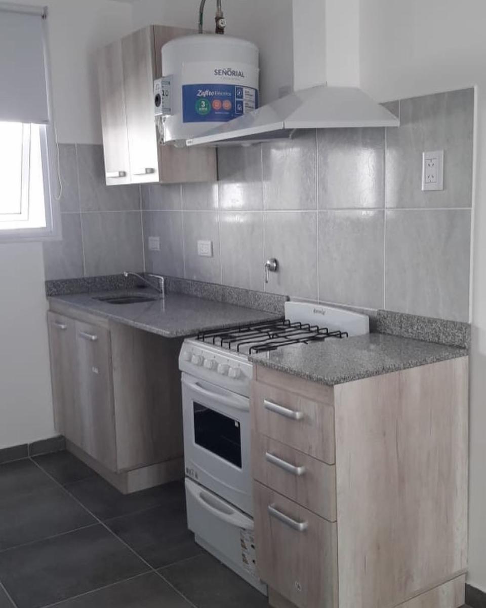 Brown 2068 · General Roca — foto 3