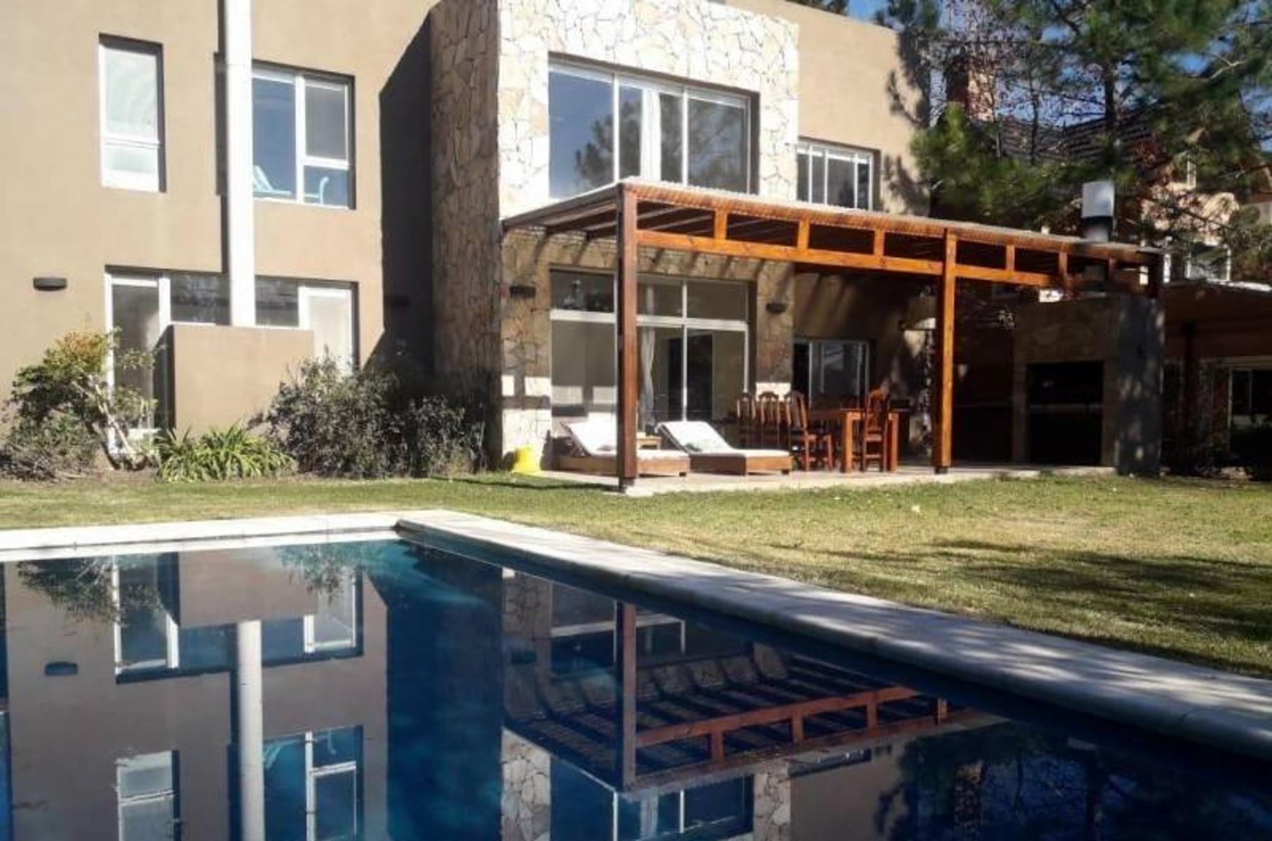 HERMOSA CASA en LOS CARDALES COUNTRY GOLF