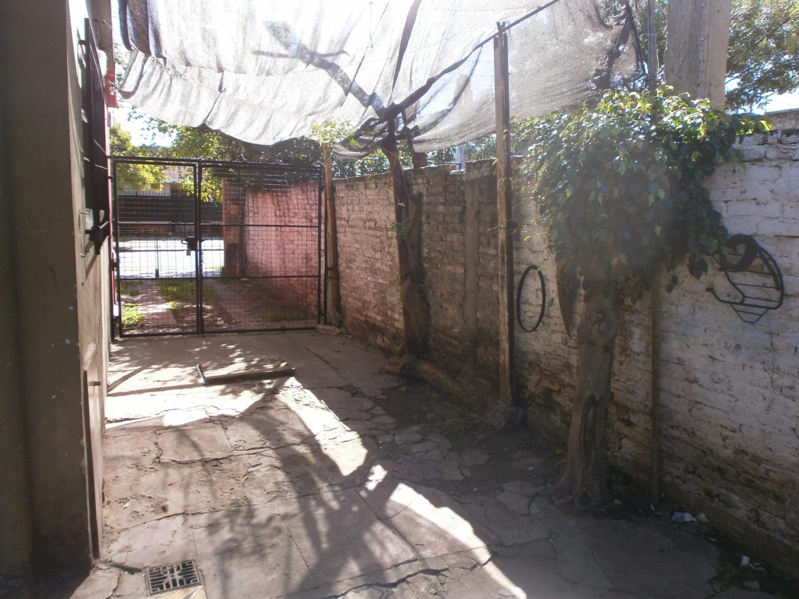 Curuchet 2400 · Morón — foto 11
