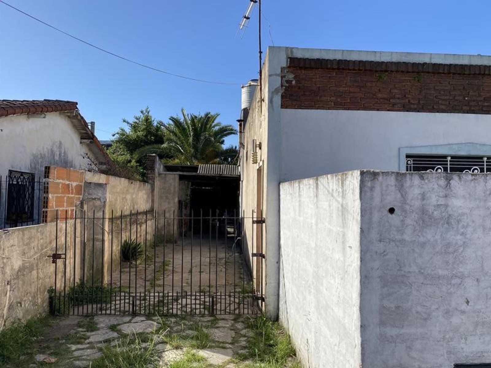 Alejandro Molina 545 · Almirante Brown — foto 11