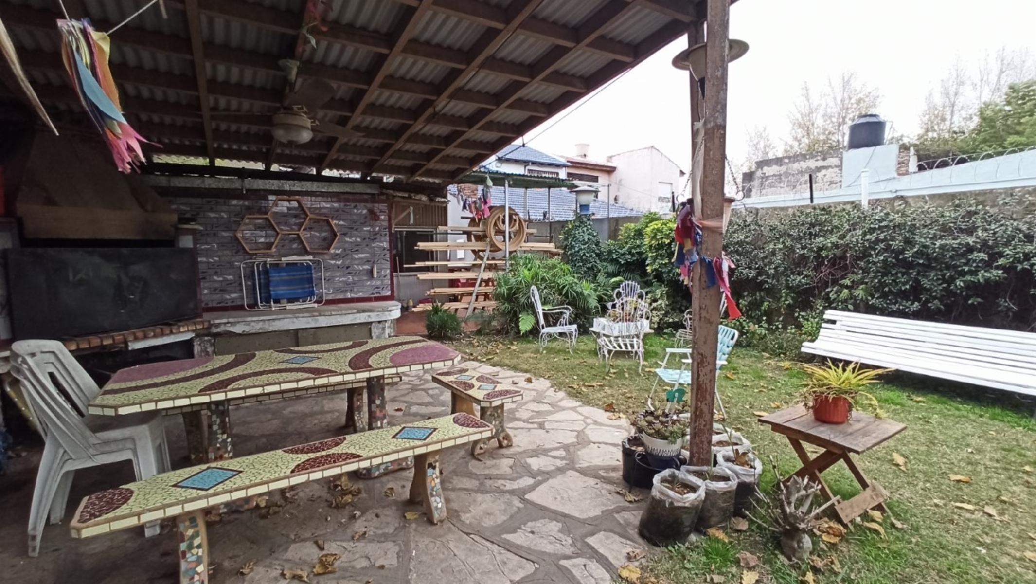 ESQUIU 2340 · Lanús — foto 13
