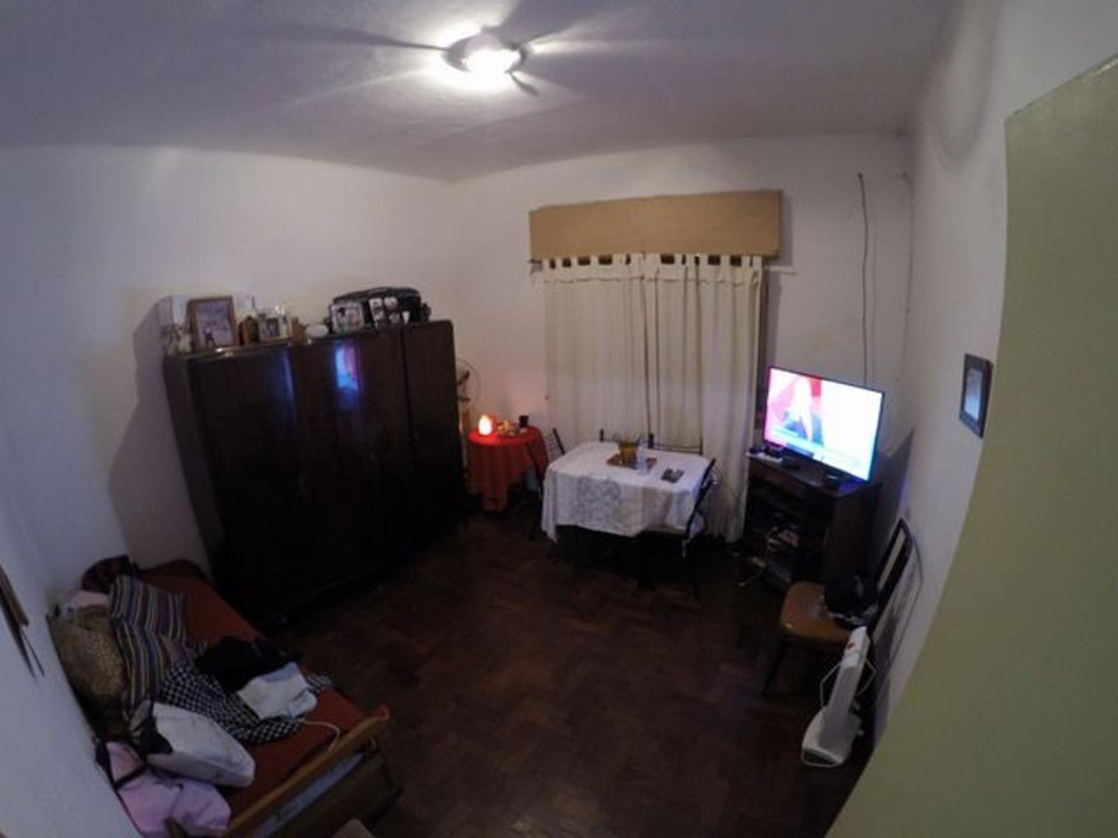 ESQUIU 2340 · Lanús — foto 3
