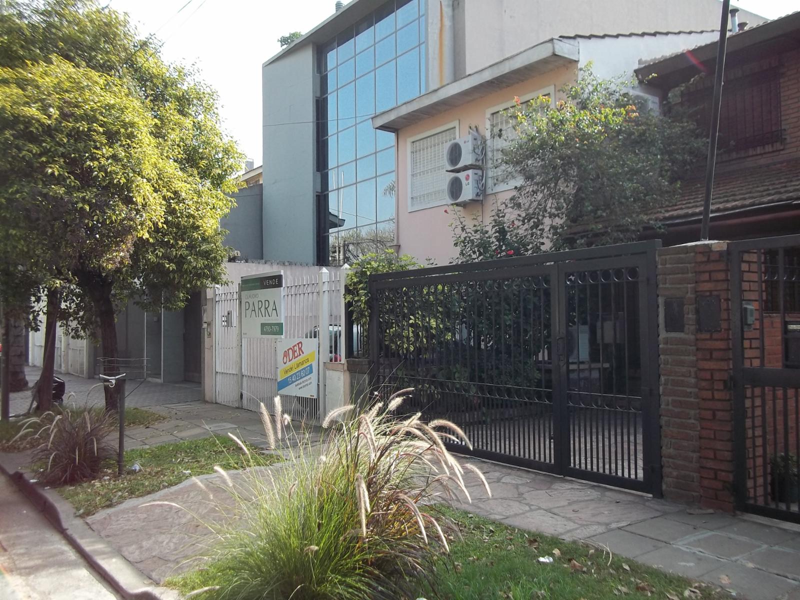 Olivos Unicenter,"IDEAL OFICINAS" zona ideal por accesos rapidos a CABA, en zona de oficinas para todo destino, frente al A.C.A., duplexo oficinas, y/o vivienda. 5 amb cochera