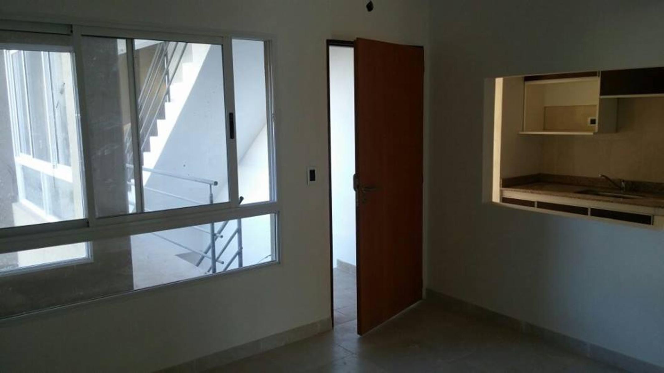 Rivera Indarte 300 · Morón — foto 13