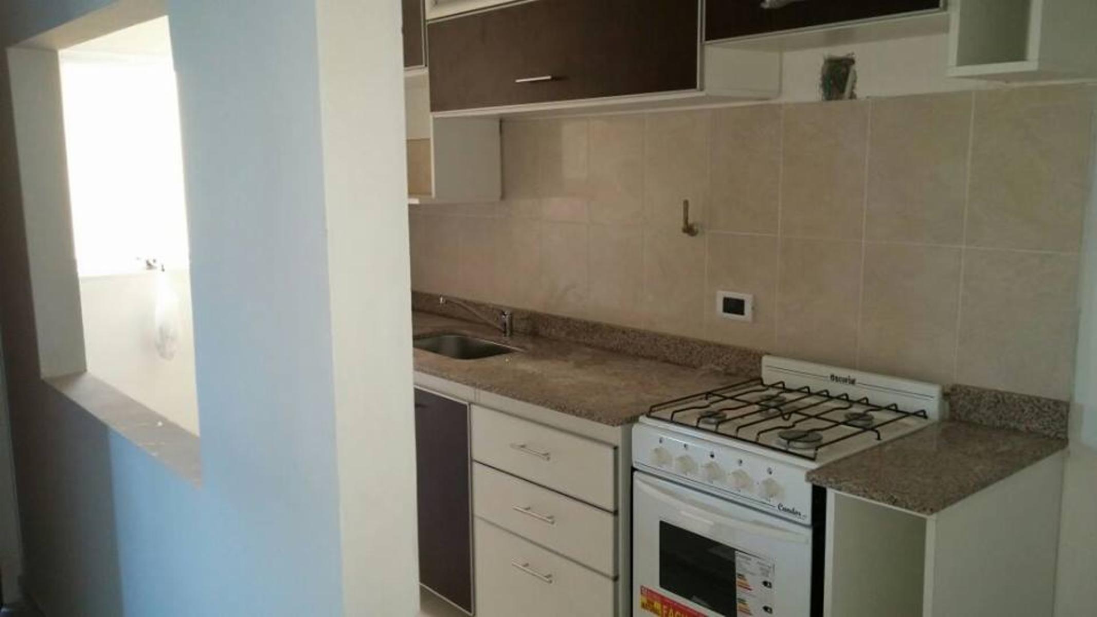 Rivera Indarte 300 · Morón — foto 4