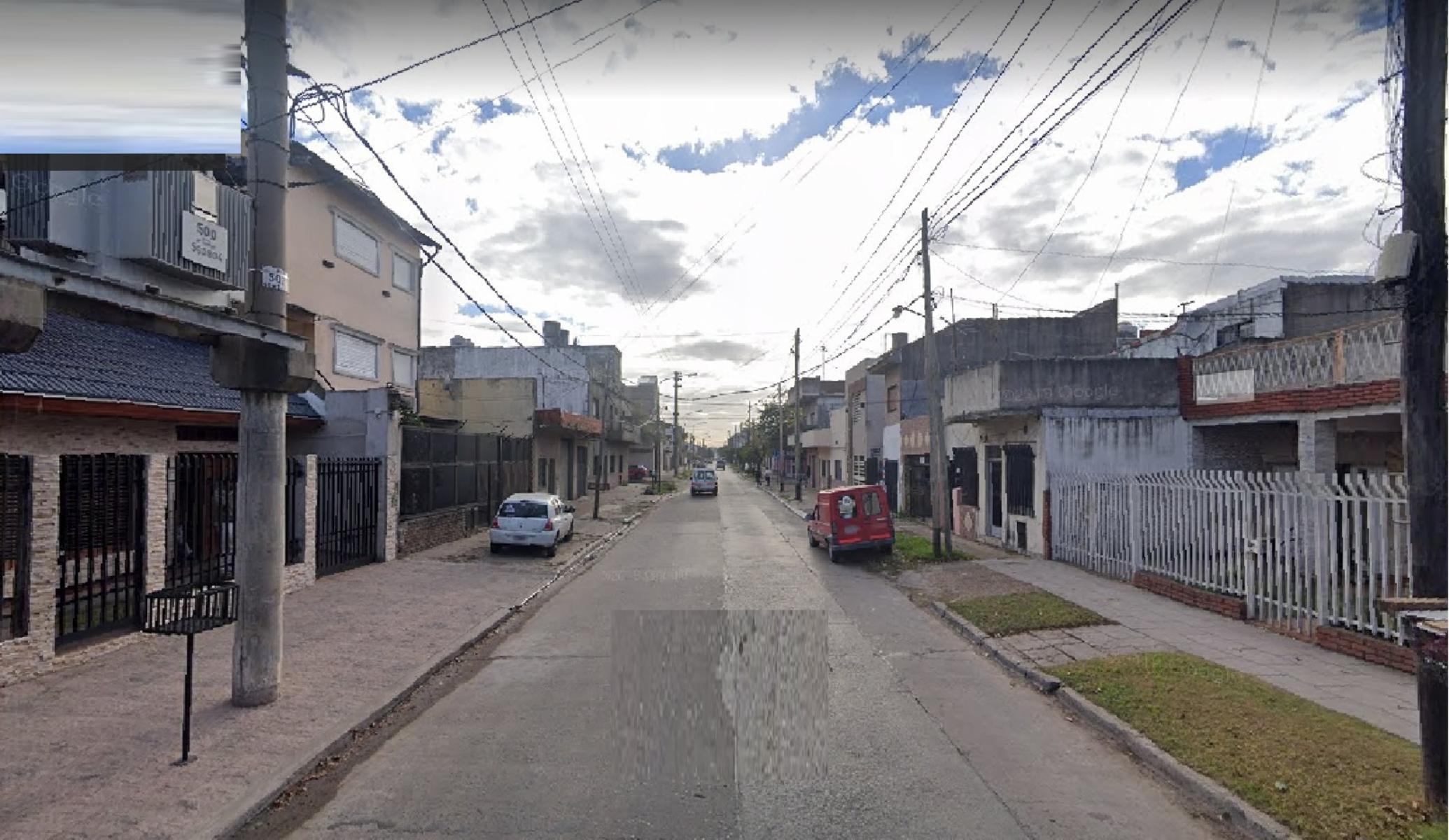 V25 L San Justo lote con demolicion ( casa 4 amb + 10 departamentos)