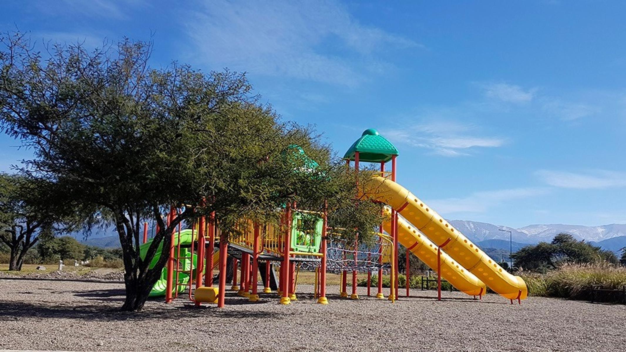 HERMOSO TERRENO EN LOTEO VIA AURELIA