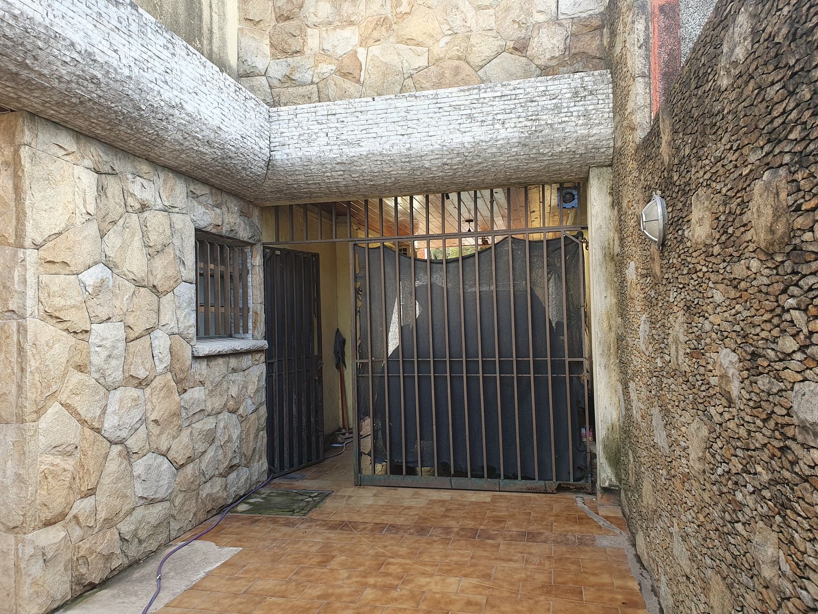 CARLOS GARDEL 2500 · Morón — foto 3